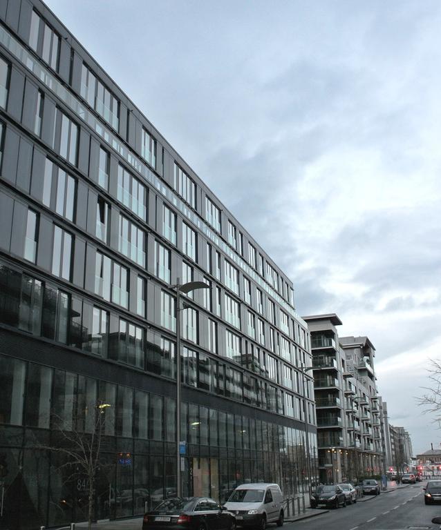 Your Base Dublin - Grand Canal Square Ngoại thất bức ảnh